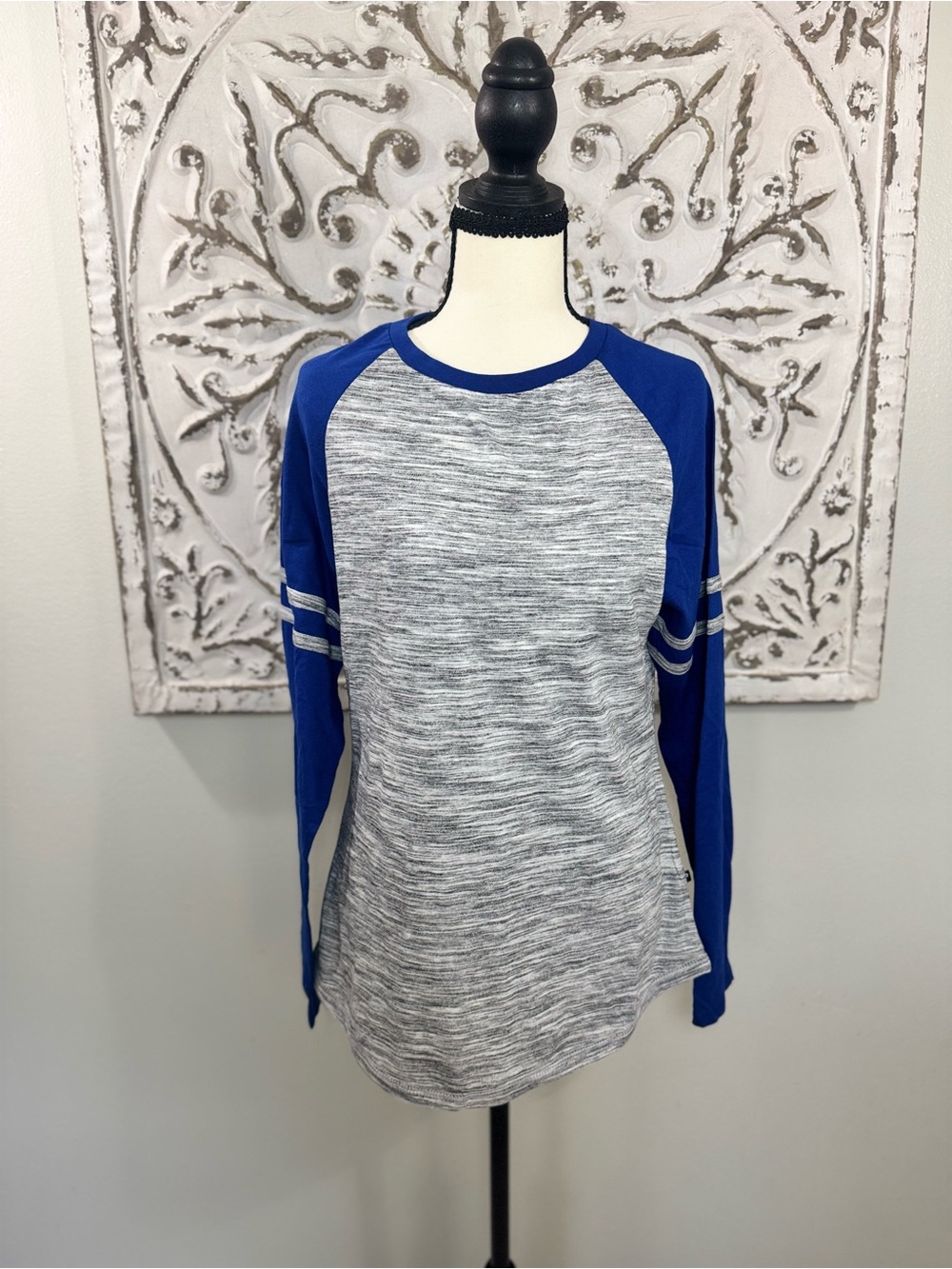 Pennant Sportswear M Royal Blue Gray Raglan Long Sleeve Varsity Stripe High Low
